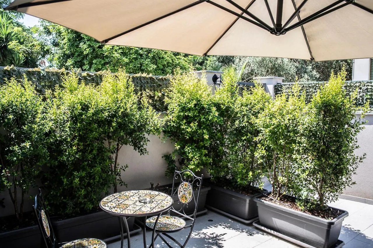 B&B Màkari holiday home Barcellona Pozzo di Gotto Bed & Breakfast